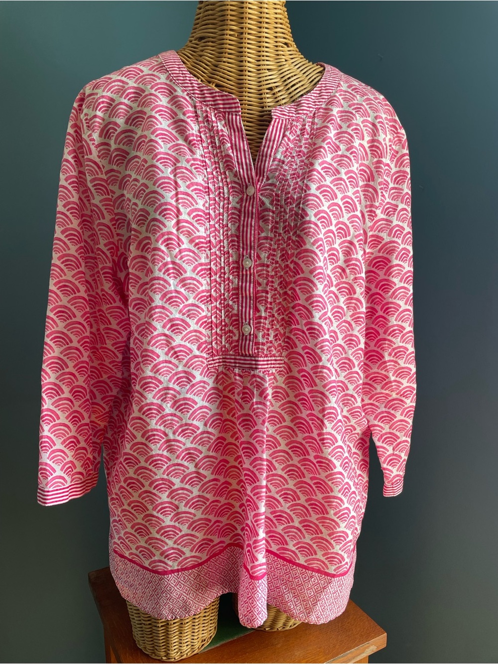 Talbots Lightweight Cotton Tunic Size XL B-Neck Pink White Geometric Print
